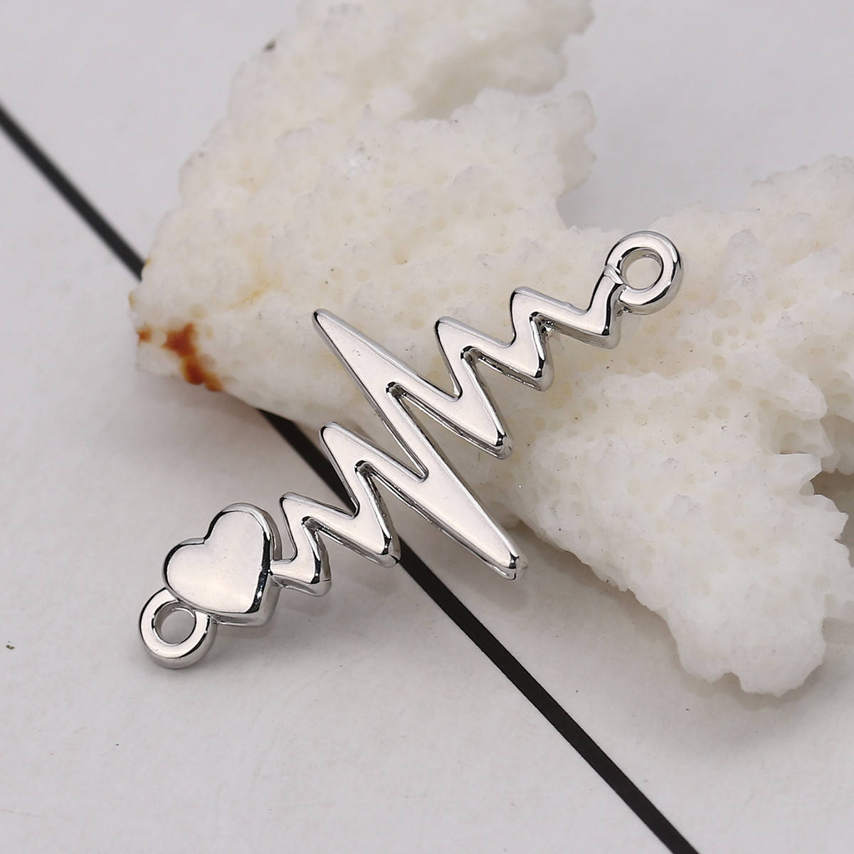 

Коннектор, " Кардиограмма ", Сердце, Серебряный тон, Цинковый сплав, 31 mm x 17 mm