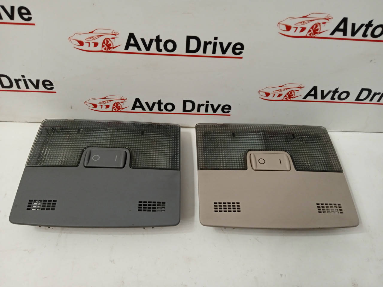 

Плафон освещения салона Audi A6 C5 1997-2004 год 4B0947105C