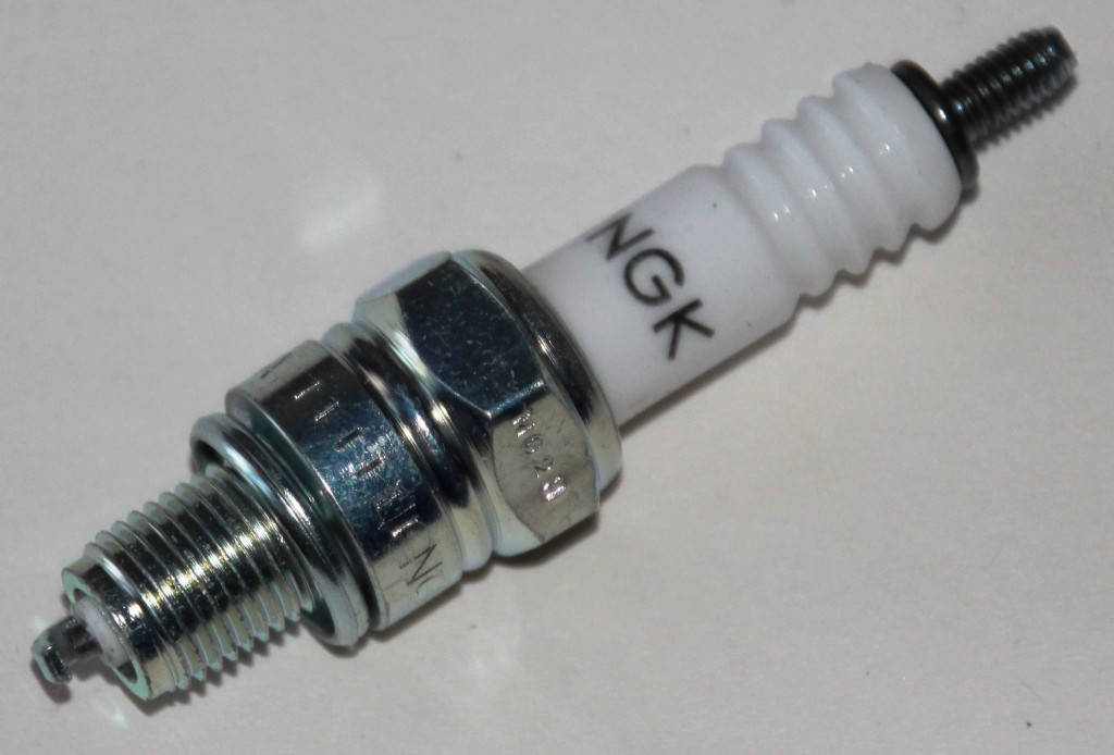 

Свеча 4-х тактная NGK