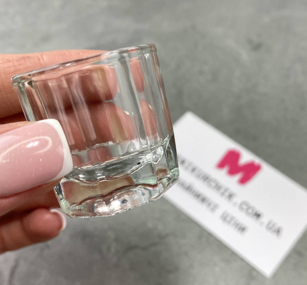 

Стаканчик для мономера маленький без крышки стеклянный