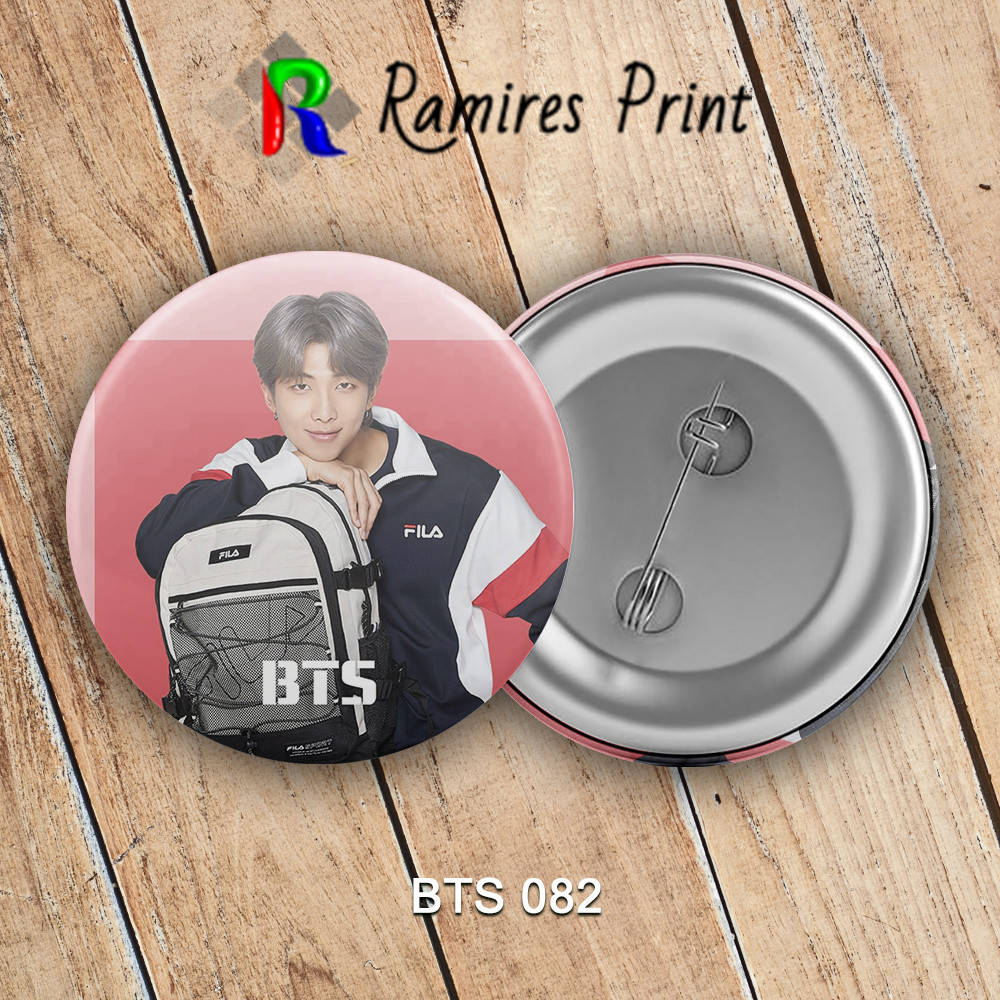 

Значок K-Pop BTS 082 Рэп монстр