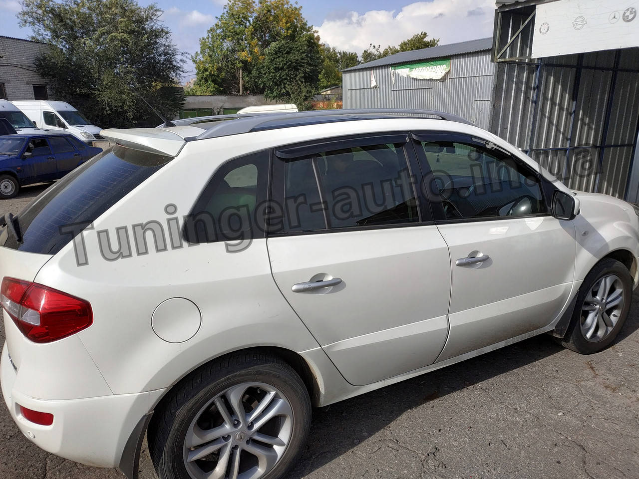 

Ветровики, дефлекторы окон Renault Koleos 2008-2016 (AutoClover) A104