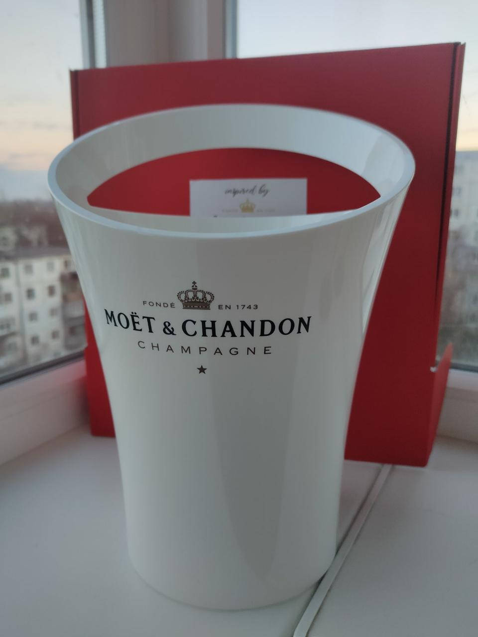 

Ведро акриловое белое для шампанского Moët & Chandon Моет Шандон. Кулер для льда белый акрил Моет Шандон.