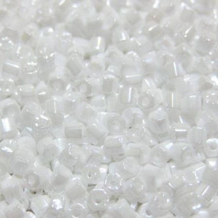 

Бисер Preciosa Рубка непрозрачный блестящий 871 / 46102 размер 10 Белый 5 грамм