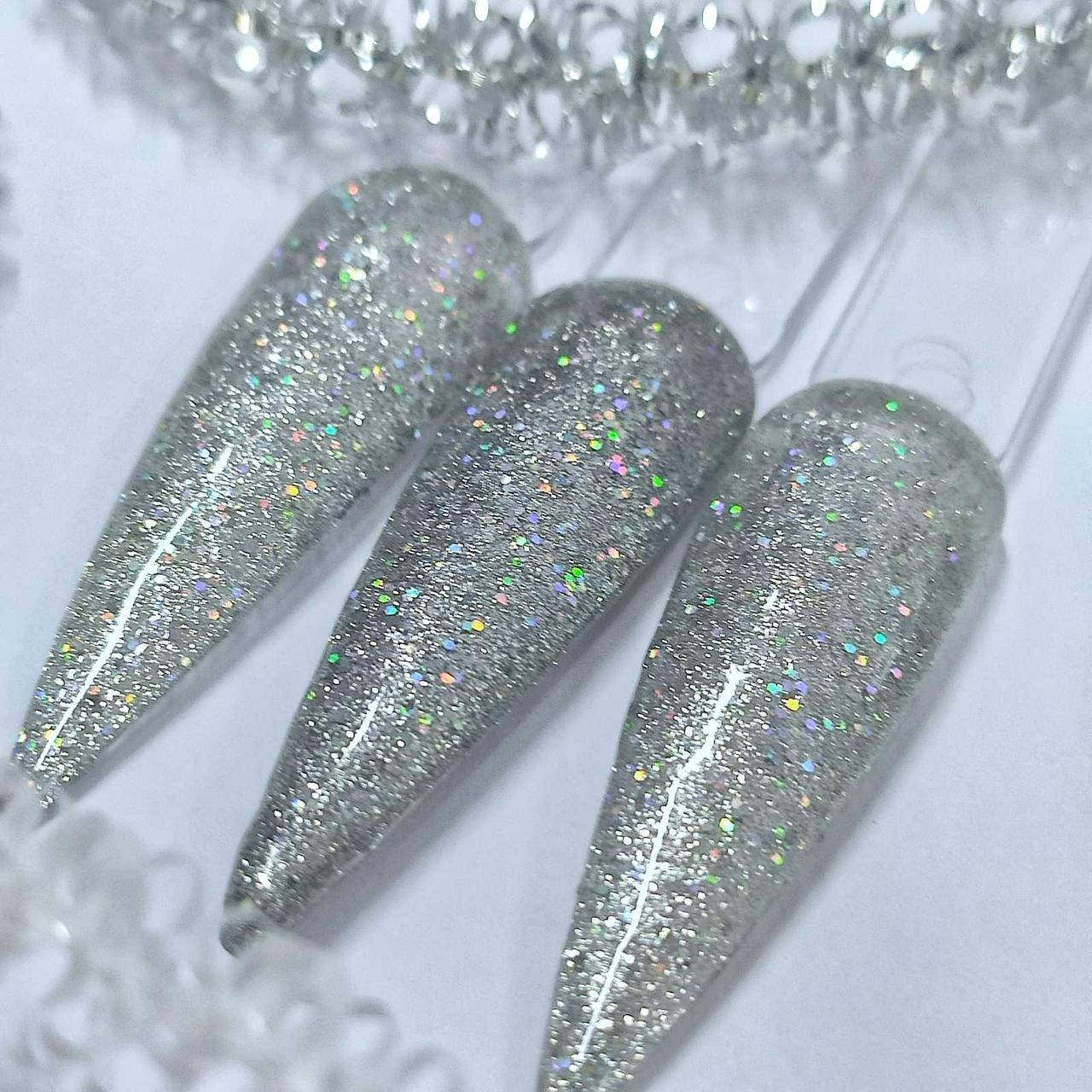 

Гель лак Saga FIANIT серебро с голографическим шиммером 8 мл, Малиновый