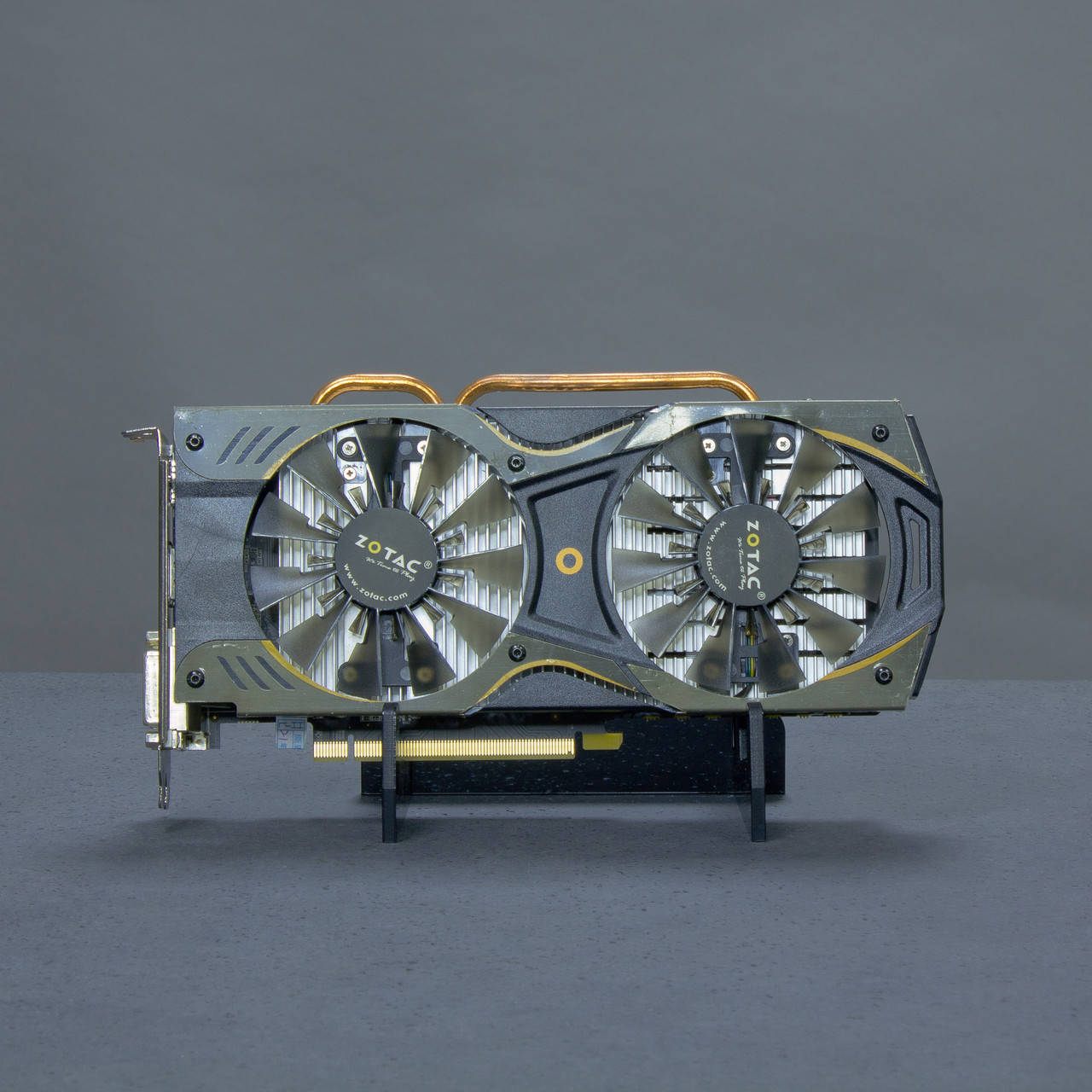 

Видеокарта GTX 950 2GB Zotac (GTX950-2GD5) Б/У