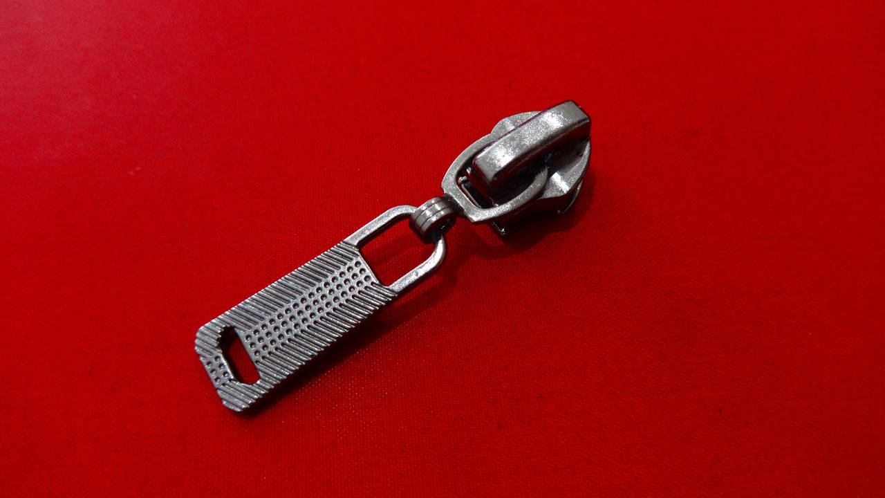 

Бегунок для спиральной молнии №7 темный