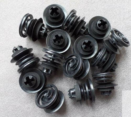 

Клипса внутренней отделки карты двери VW Passat B5 OEM: 3B0868243
