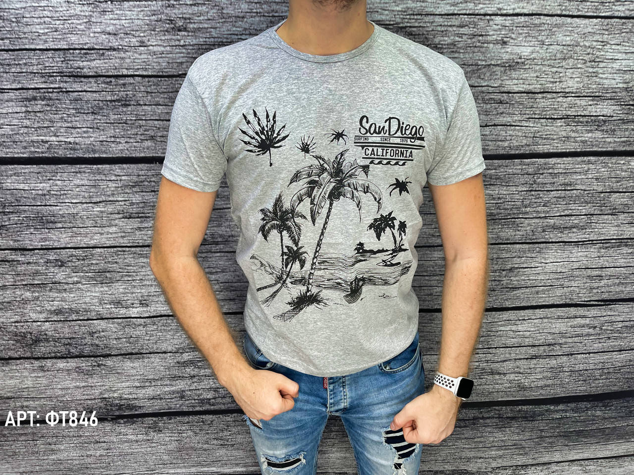 

Мужская футболка. Размеры: L, XL (маломерят на размер)