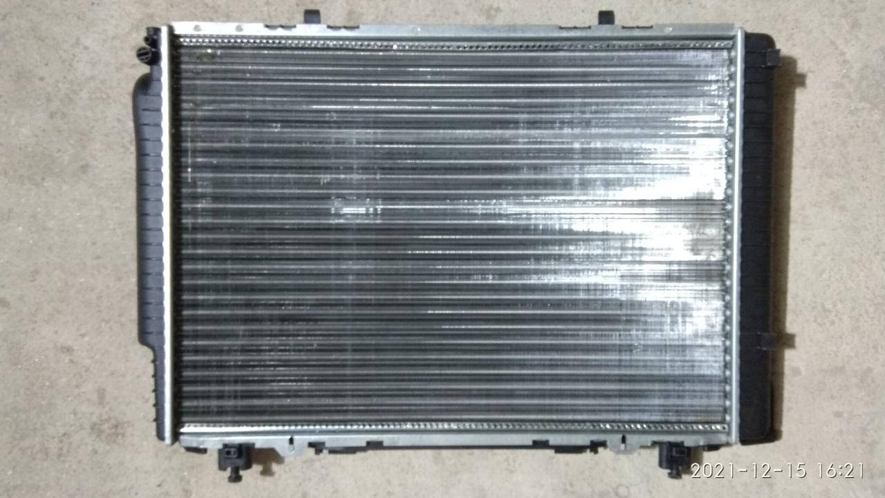 

Радиатор Mercedes W140 2.8-3.2 91-92 АКПП круглые соты 667*468