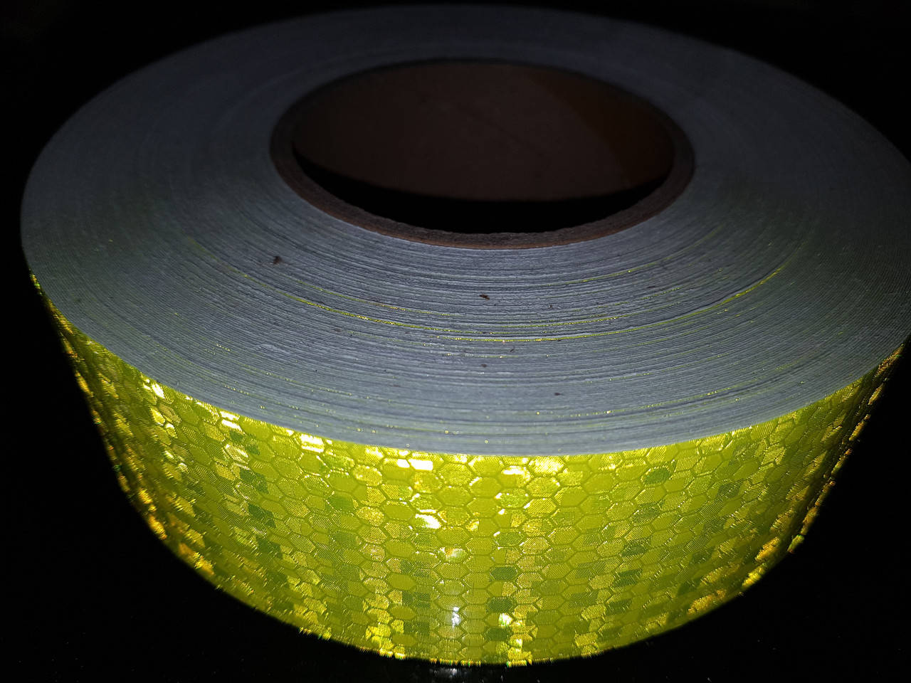 

Светоотражающая самоклеющаяся САЛАТОВАЯ лента 5х100 см