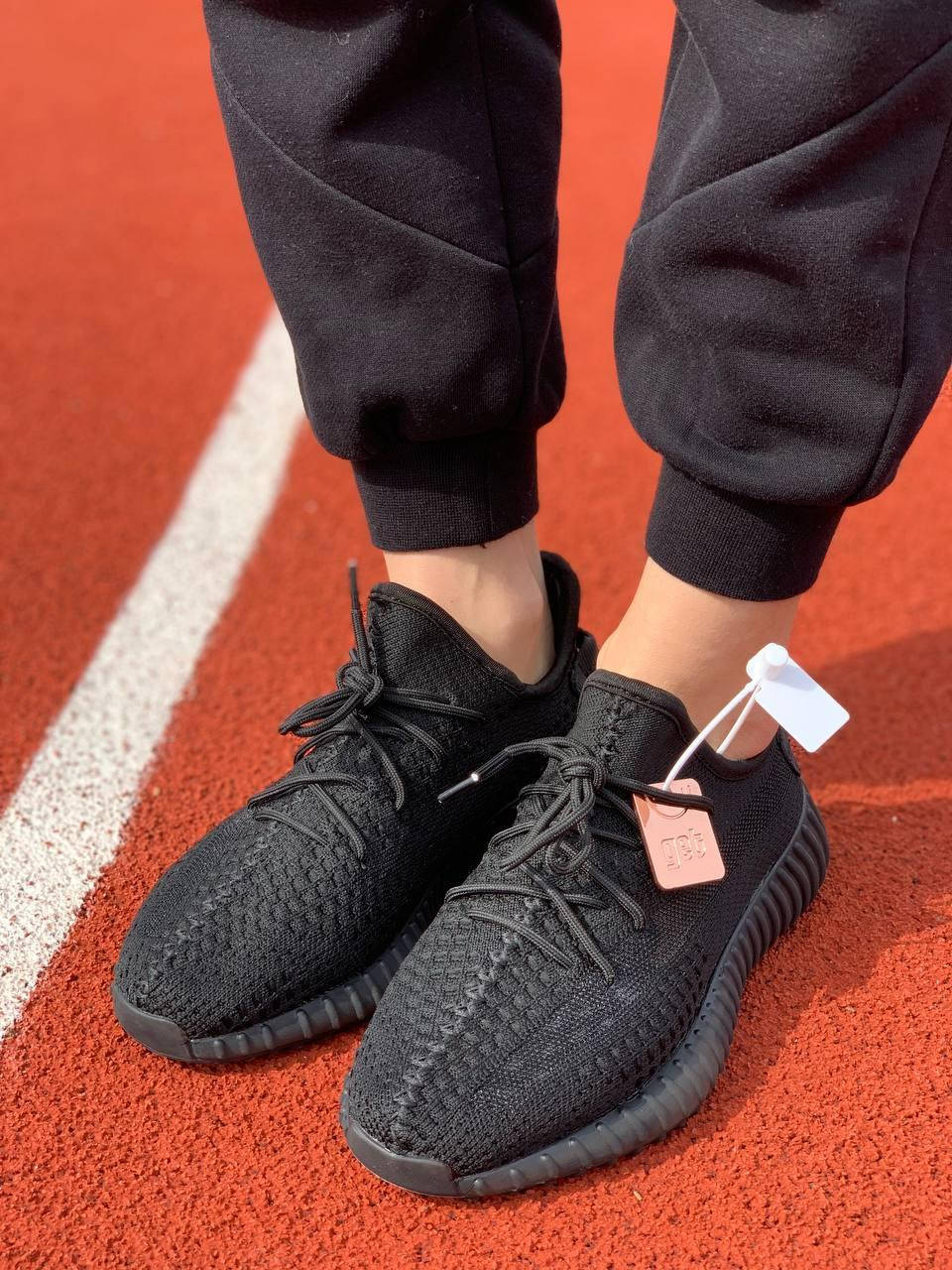 

ЖЕНСКИЕ ЧЕРНЫЕ, ТКАНЕВЫЕ КРОССОВКИ ADIDAS YEEZY BOOST 350, Черный