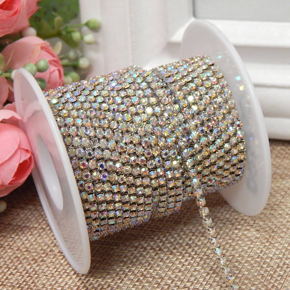 

Стразовая цепь SS8 (2,4 мм) камень AB, серебро (20 см)