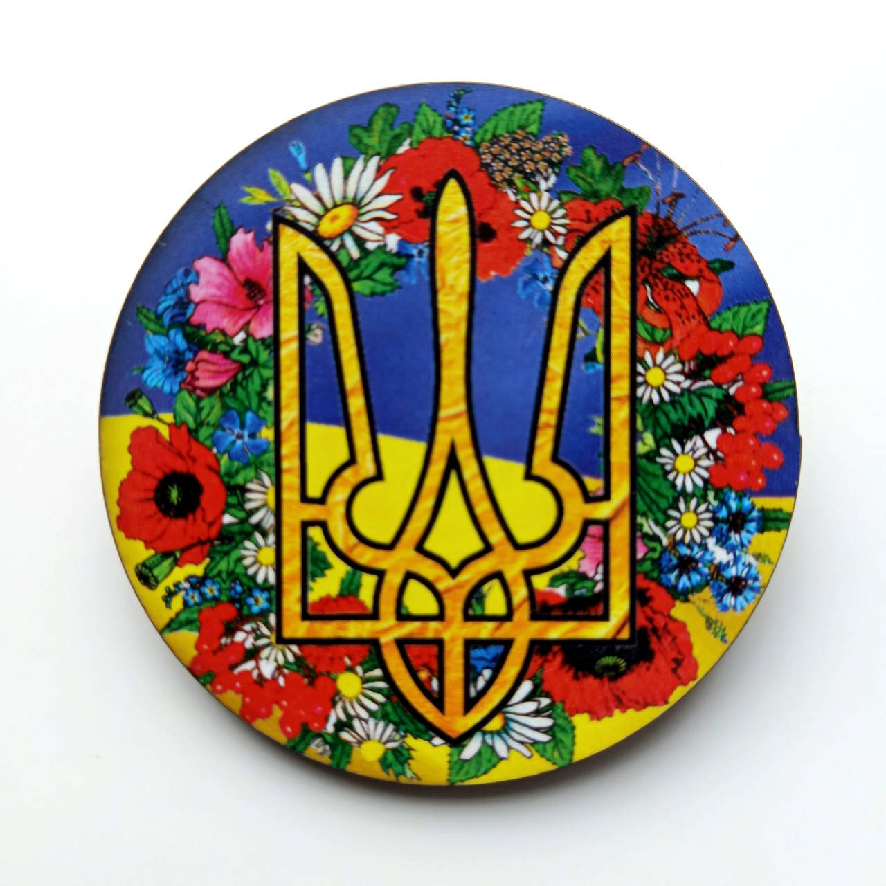 

Значок , герб Украины на фоне флага в цветах , мдф , диаметр 5,5 см