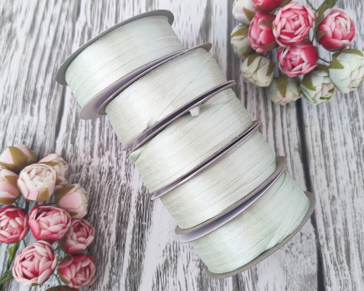 

Лента атласная зеленый оттенок 0,3 см (91 метр), Зелёный