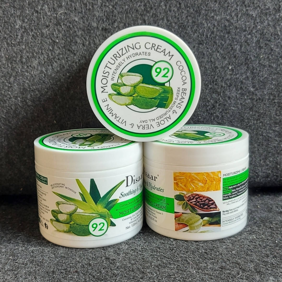 

Увлажняющий и успокаивающий крем для лица Dissar с какао,алое верой и витамином Е