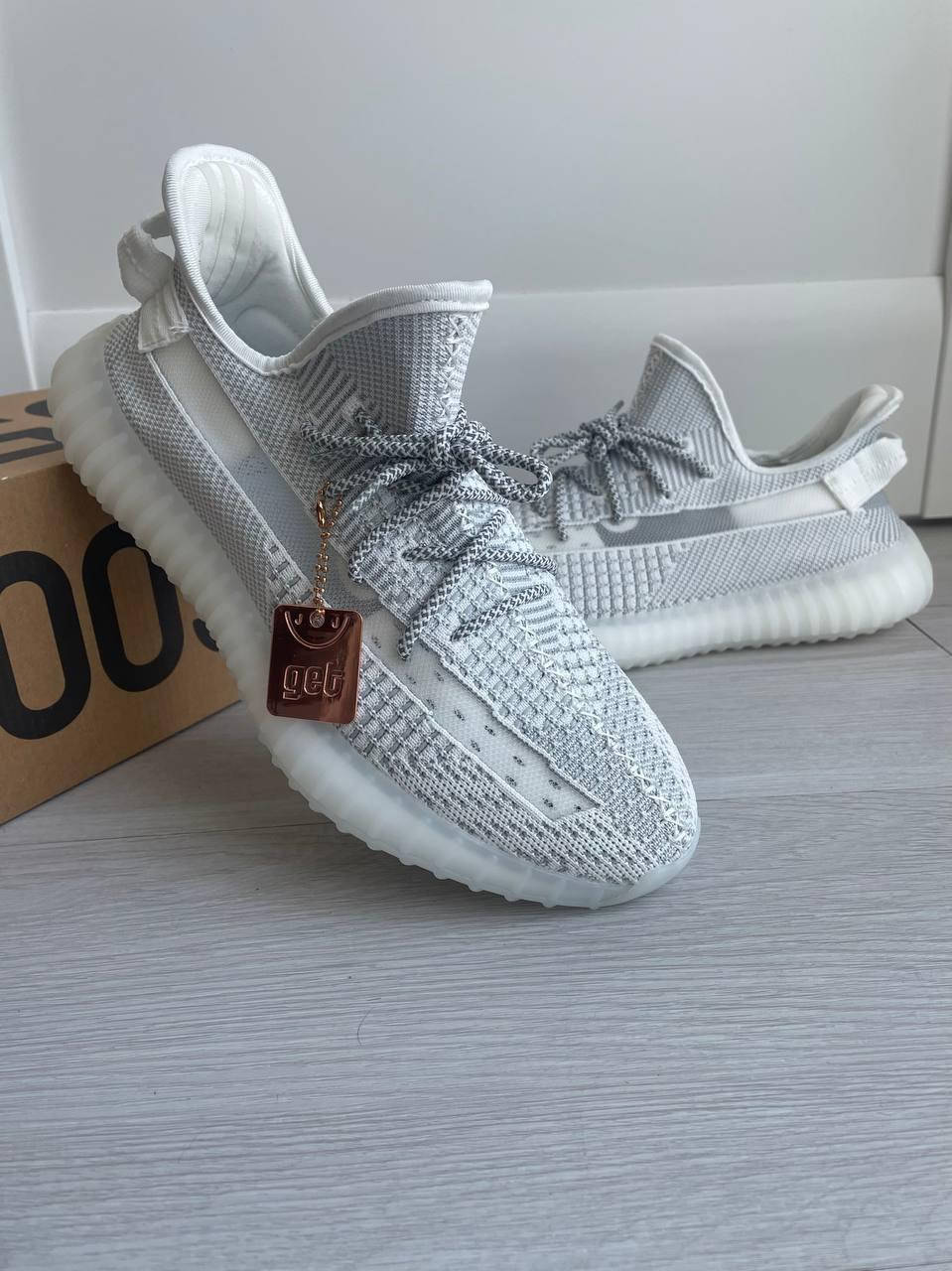 

Кроссовки мужские Adidas Yeezy Boost 350 V2, Белый