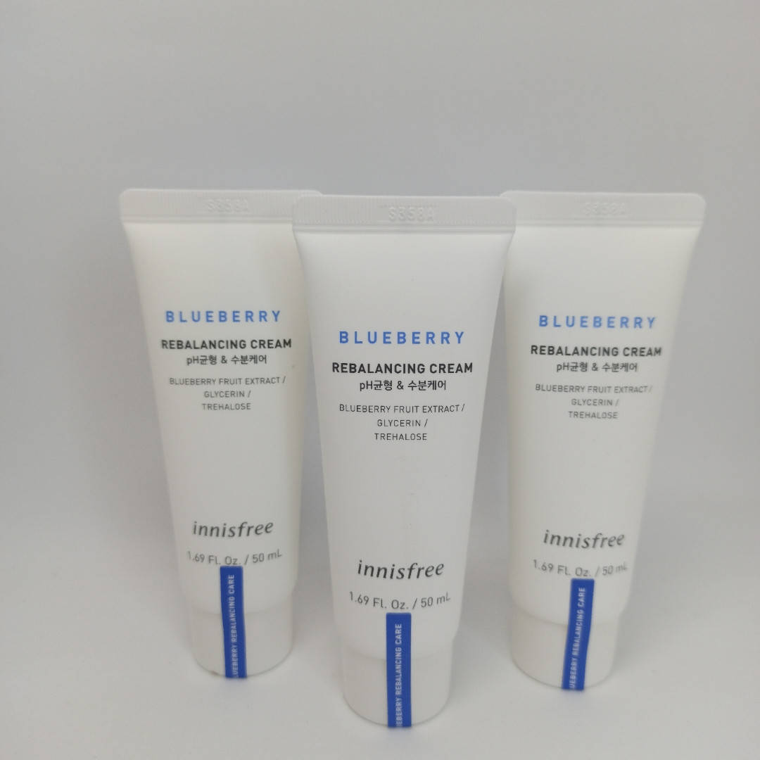 

Балансирующий крем для лица с экстрактом голубики Innisfree Blueberry Rebalancing Cream: