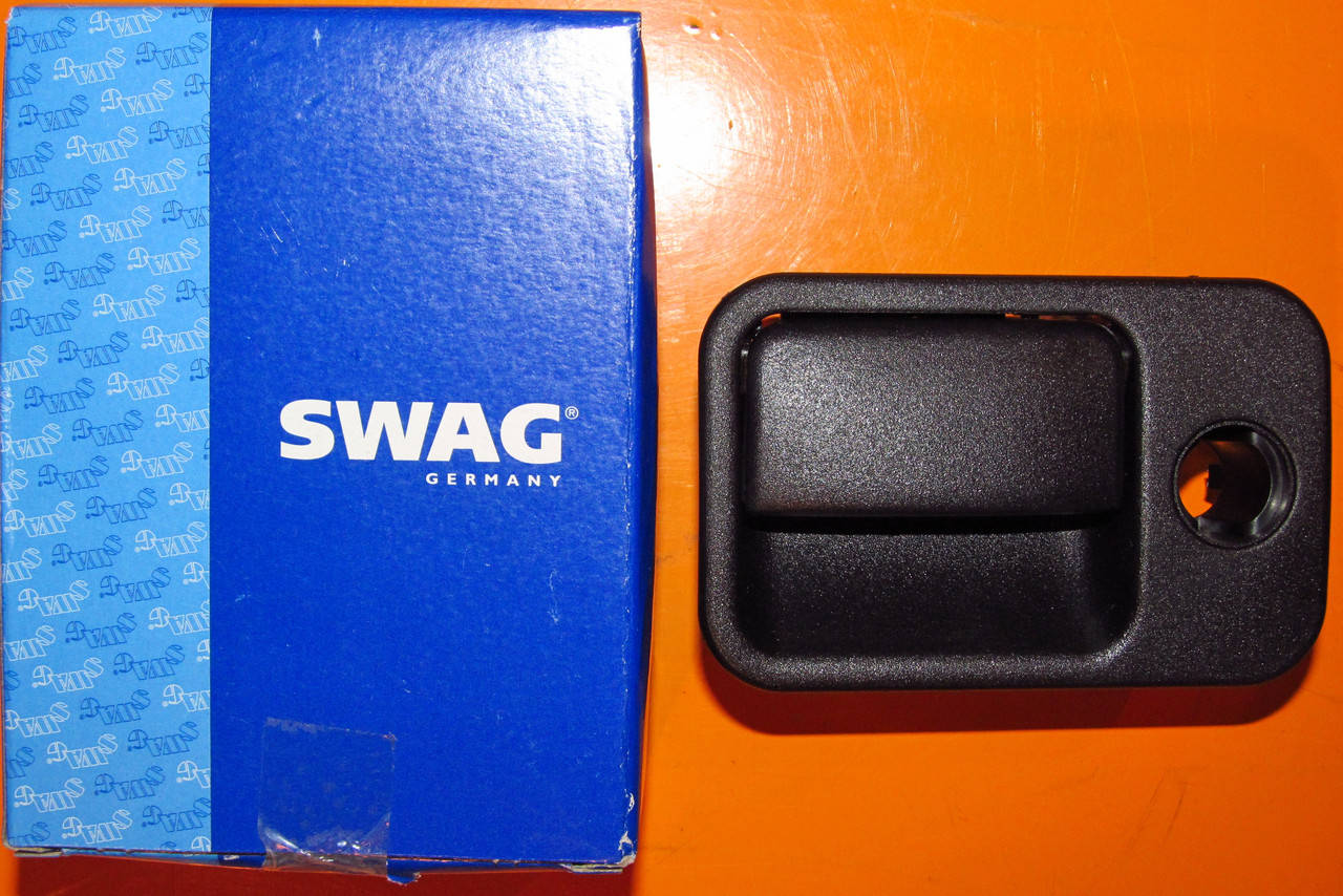 

Ручка бардачка Гольф 3 Венто VW Golf 3 Vento Замок вещевого ящика SWAG 32 92 3402