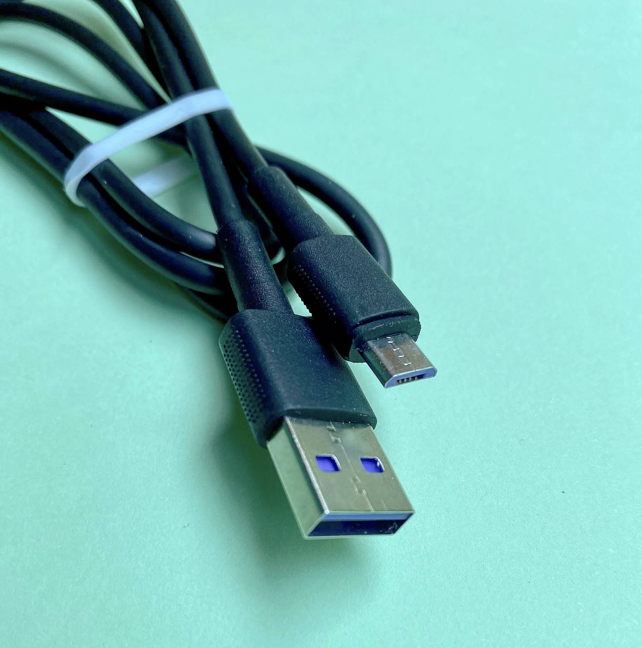 

Кабель USB - штекер micro USB, цвет - черный, длина 1 м