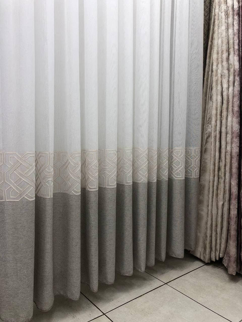 

Тюна лен только низом с красивым купоном . Цвет: Коричневый