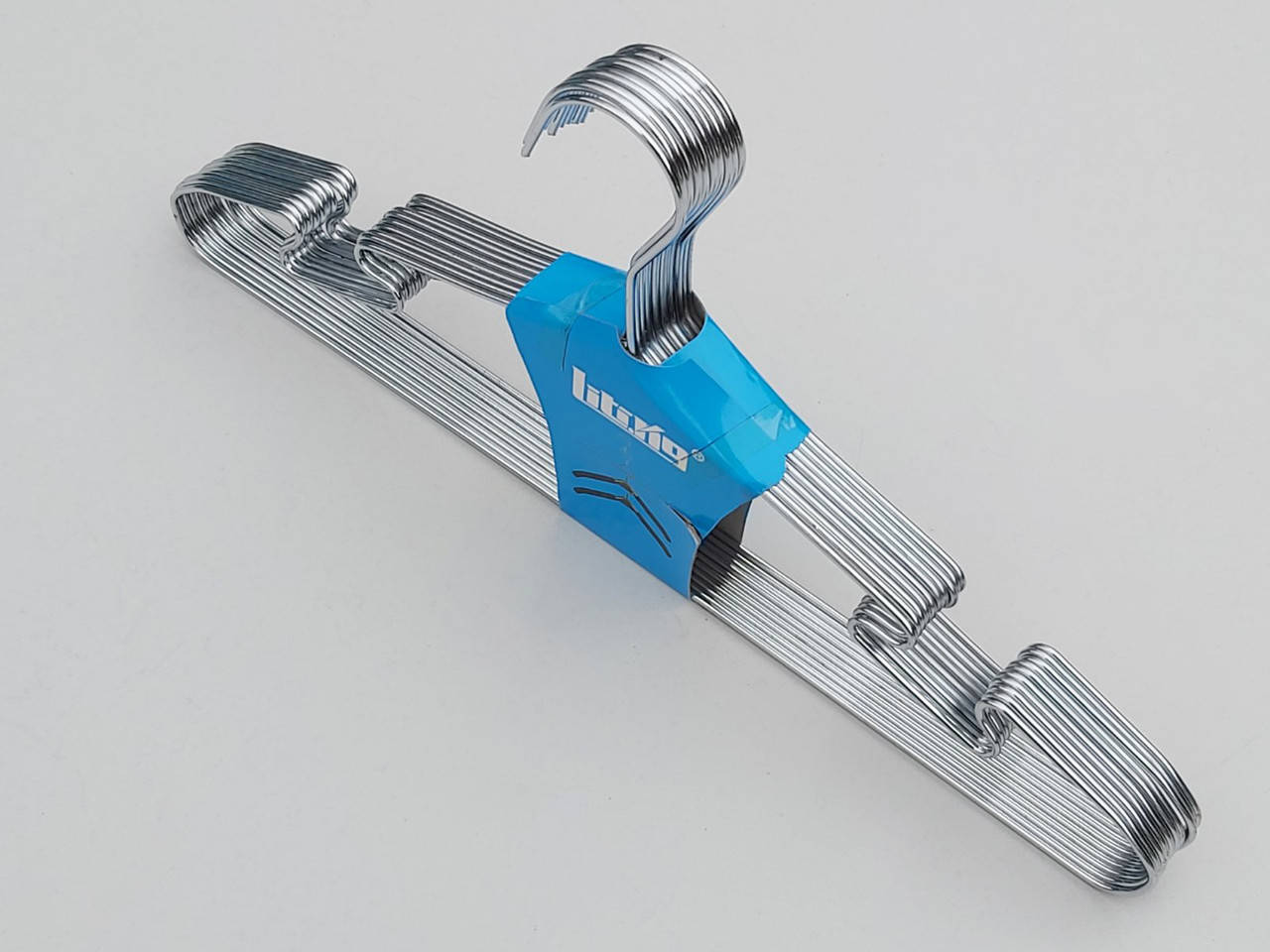 

Плечики вешалки тремпеля металлические хромированные с вырезами, длина 40 см, в упаковке 10 штук