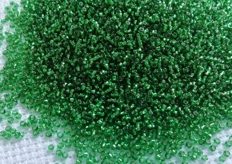 

Мiyuki 15/0 круглий 0016 Green Silver Lined
