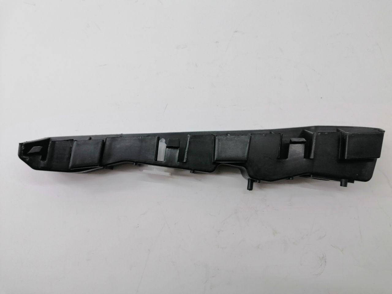 

Крепеж бампера передний правый HYUNDAI ACCENT 06-10 (пр-во TEMPEST)