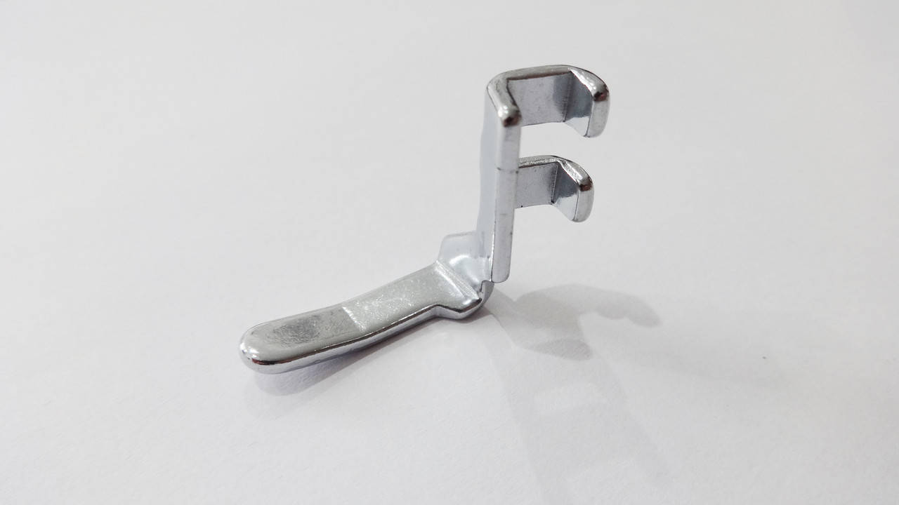 

Лапка для вшивания молнии универсальная к бытовым швейным машинам