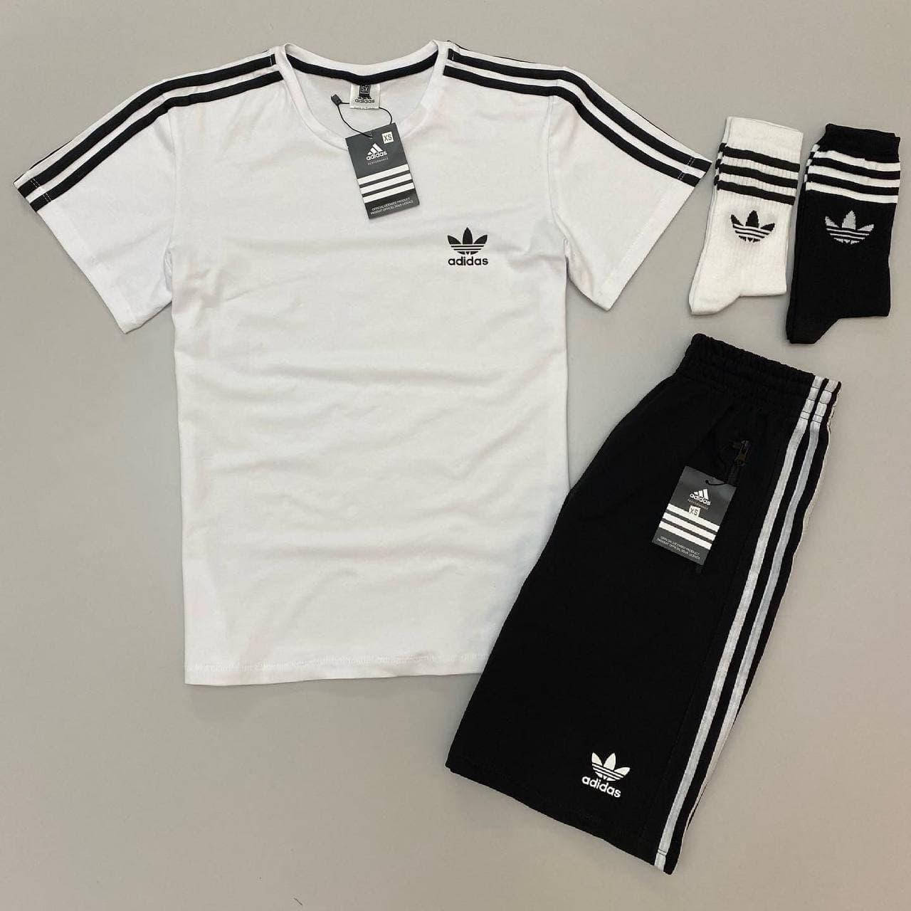 

Мужской летний спортивный костюм Adidas. Футболка и шорты. В подарок носки две пары!