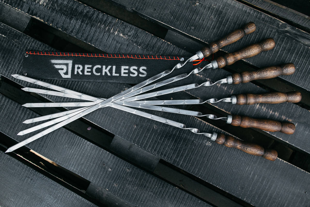 

Шампур с деревянной ручкой из нержавеющей стали 750*3*12 мм комплект из 8 шт в колчане