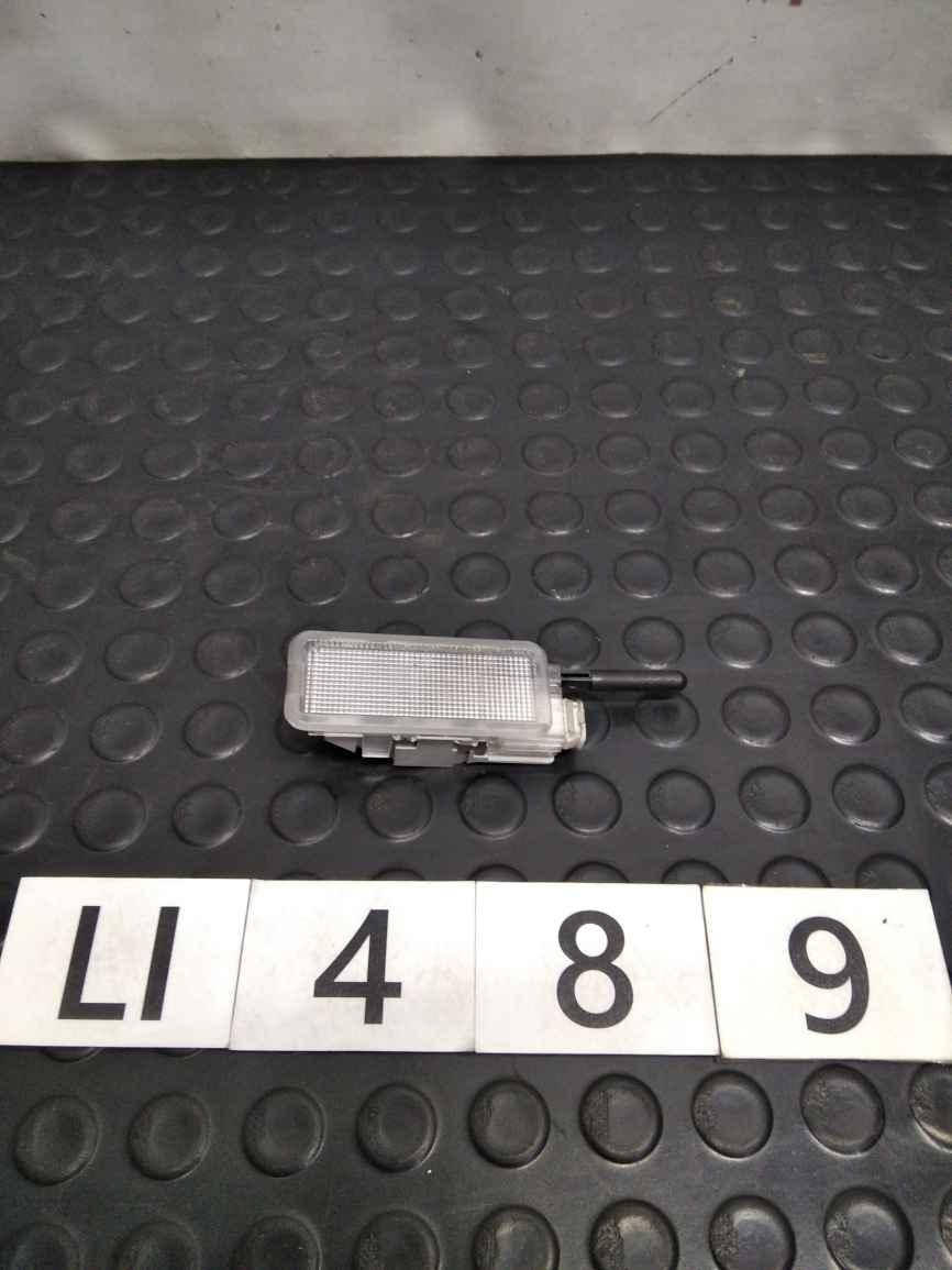 

LI0489 6362N7 плафон освещения вещевого ящика/багажника Peugeot/Citroen 308 07-15 C3 Picasso C5 Scudo 07-