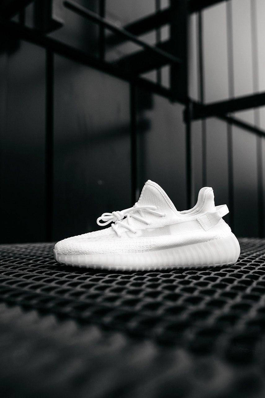 

Кроссовки Adidas Yeezy Boost 350 V2 triple white / Адидас изи буст белые, Белый