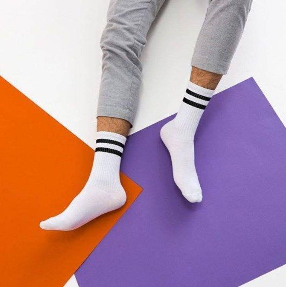 

Белые носки с черными полосками SOX
