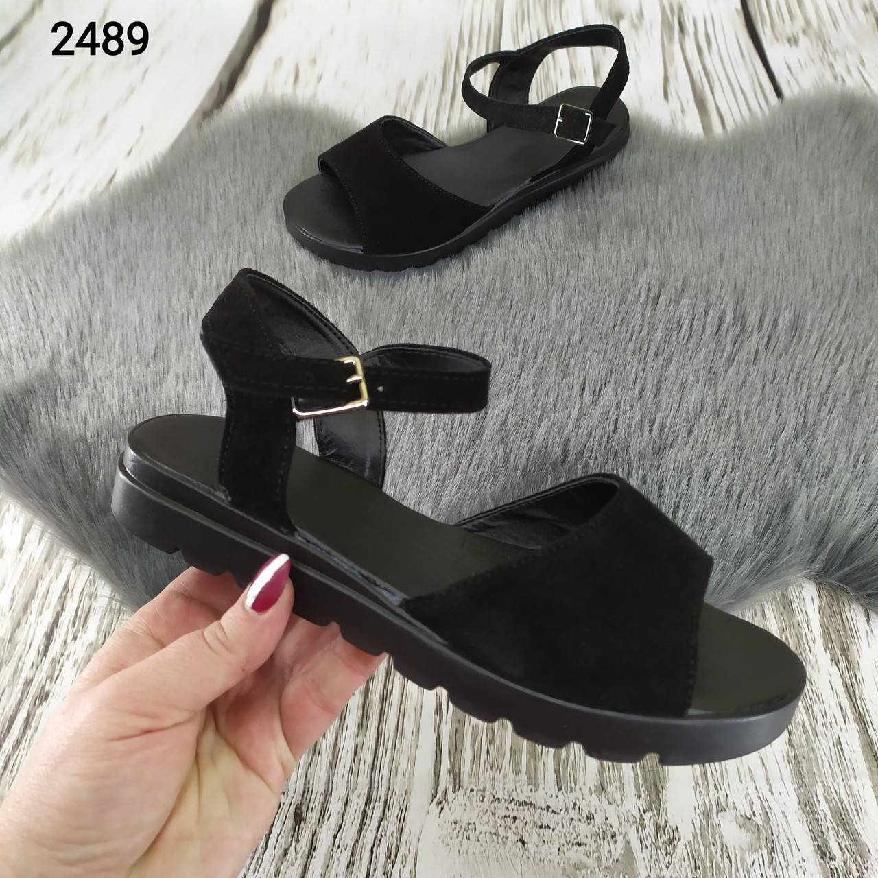 

Женские босоножки черные, натуральная замша на низкой подошве Украина