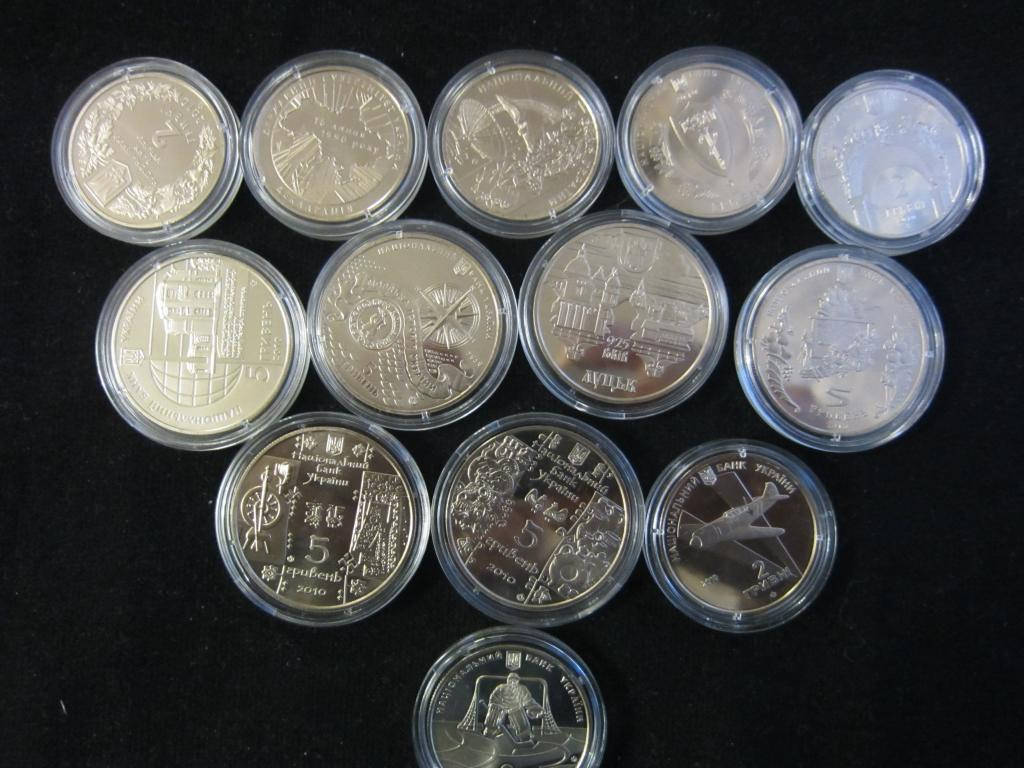 

Годовая подборка 2010 года, все 13 монет ( все монети в капсулах )