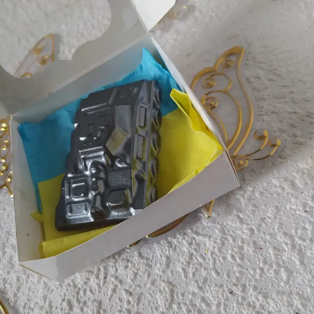 

Танк из шоколада