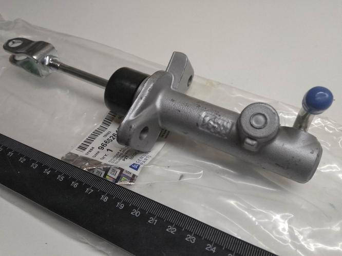 

Цилиндр сцепления главный МКПП 96652647 Aveo Авео