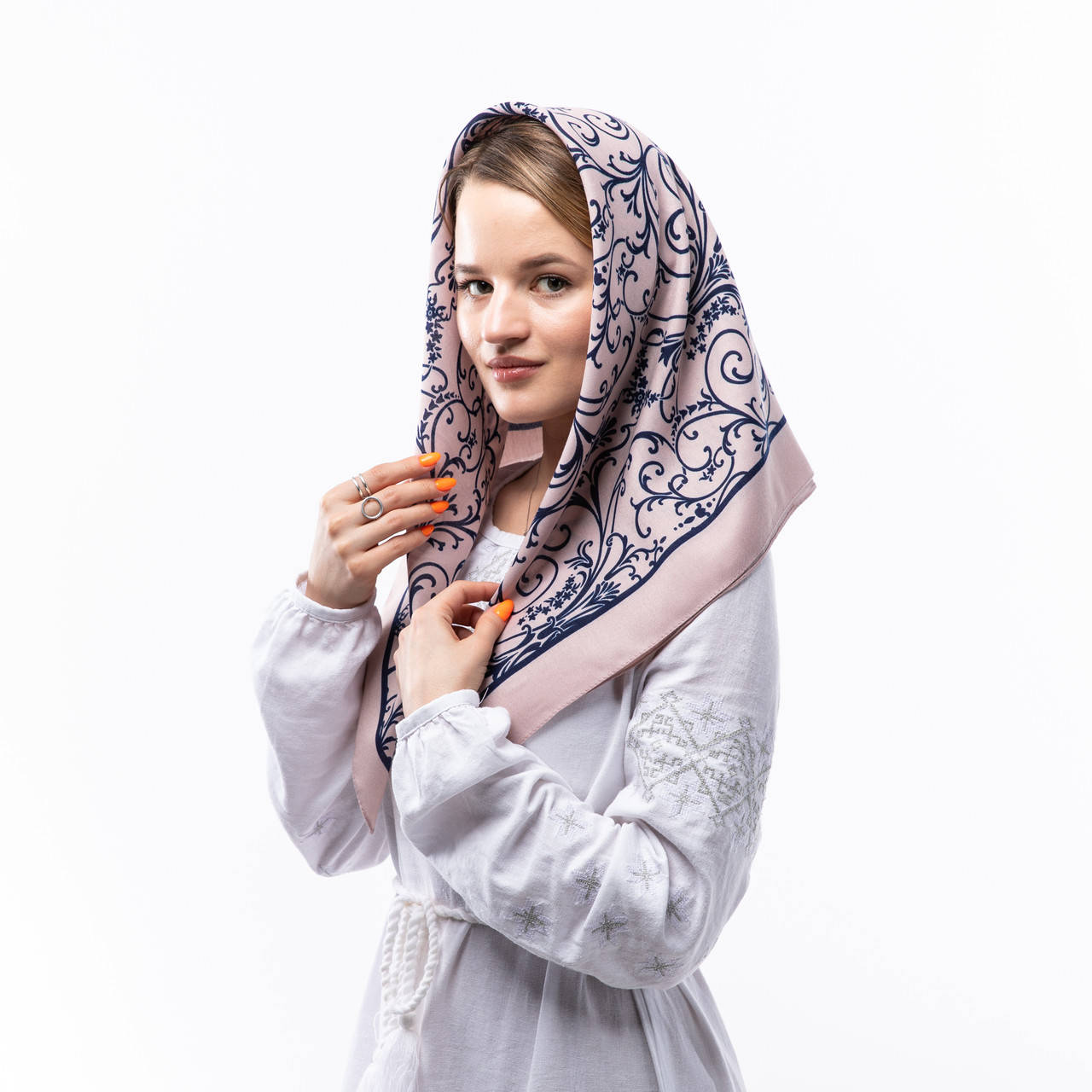 

Тонка кашемірова хустка 75х75см Пудрова