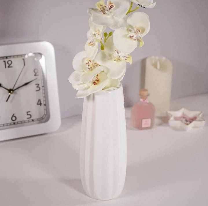 

Керамическая белая глянцевая ваза "Нежность" 23 см., Белый