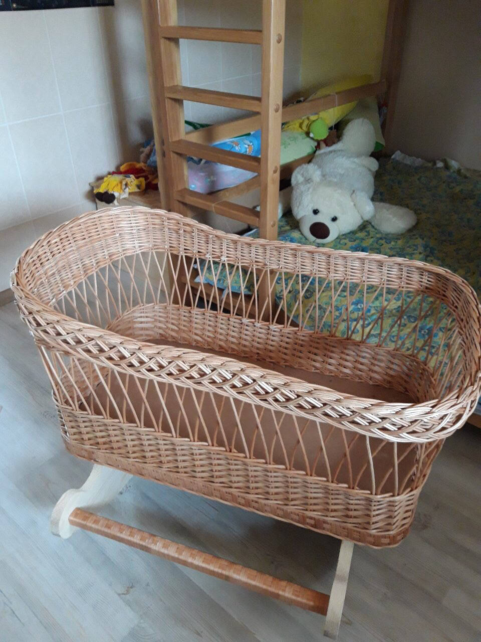 

Плетёная люлька из лозы
