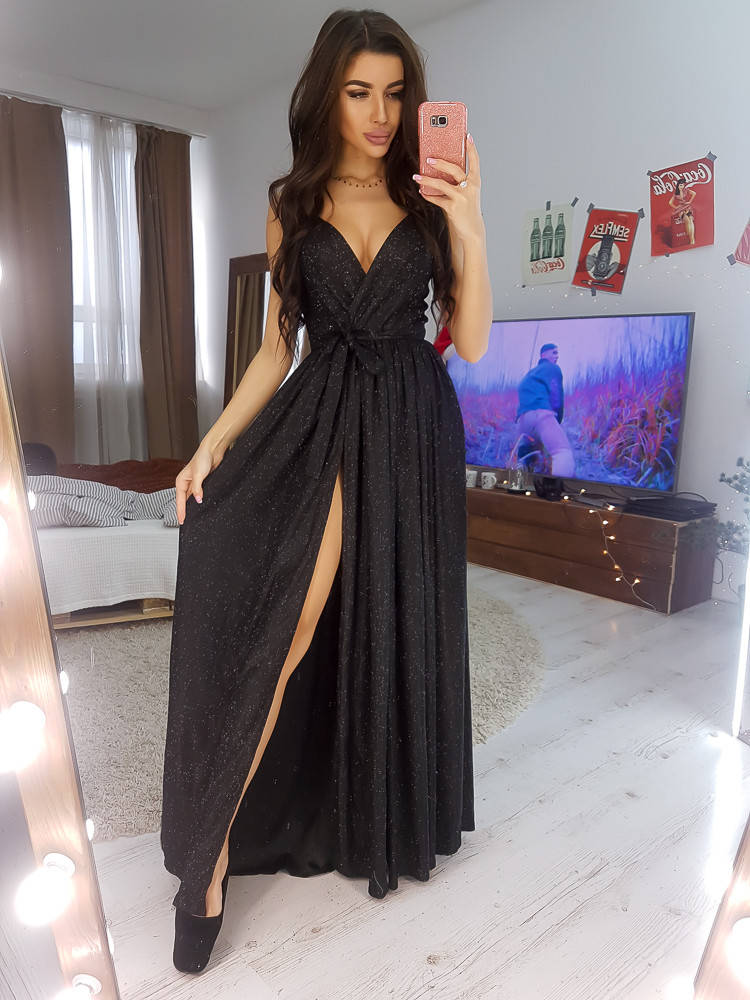 

Шикарное платье в пол из трикотажа с напыление на запах