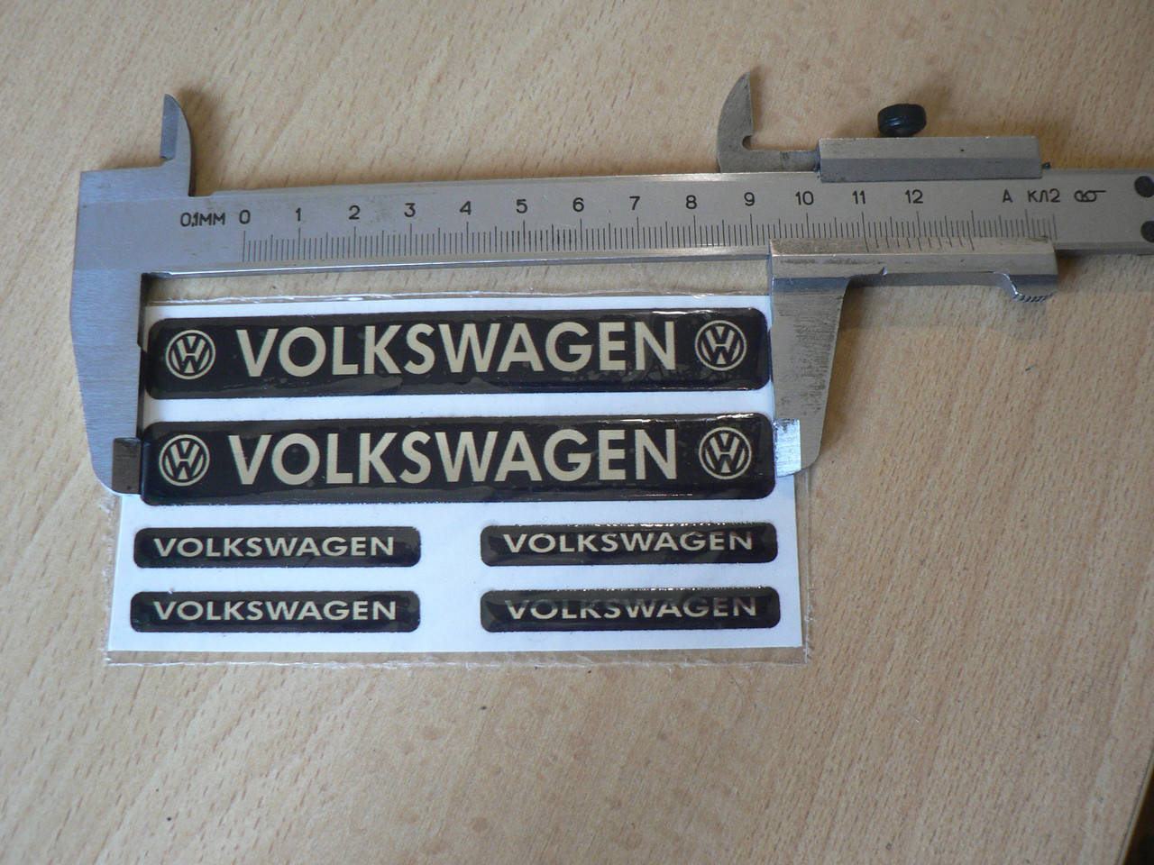 

Наклейка s маленькая Volkswagen набор 6шт силиконовая надпись серебристая на авто эмблема Волксваген, Черный