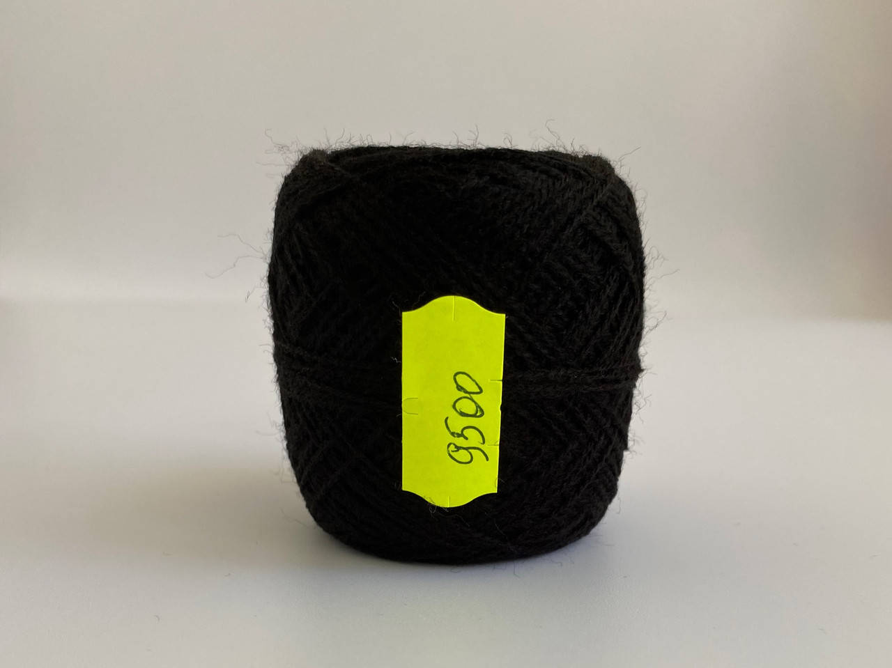 

Нитка акрилова 10 гр. чорна 9500