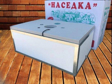 

Инкубатор для яиц Наседка ИБМ 100, механический, аналоговый. Резаный пенопласт, края усилены металлом