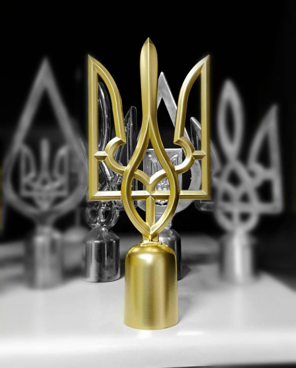 

Наконечник для флага тризуб