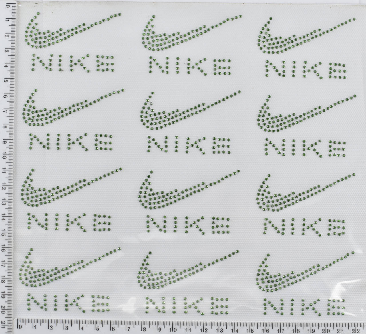 

Стразы с покрытием (NIKE зелен-12) уп=2лист, Зелёный