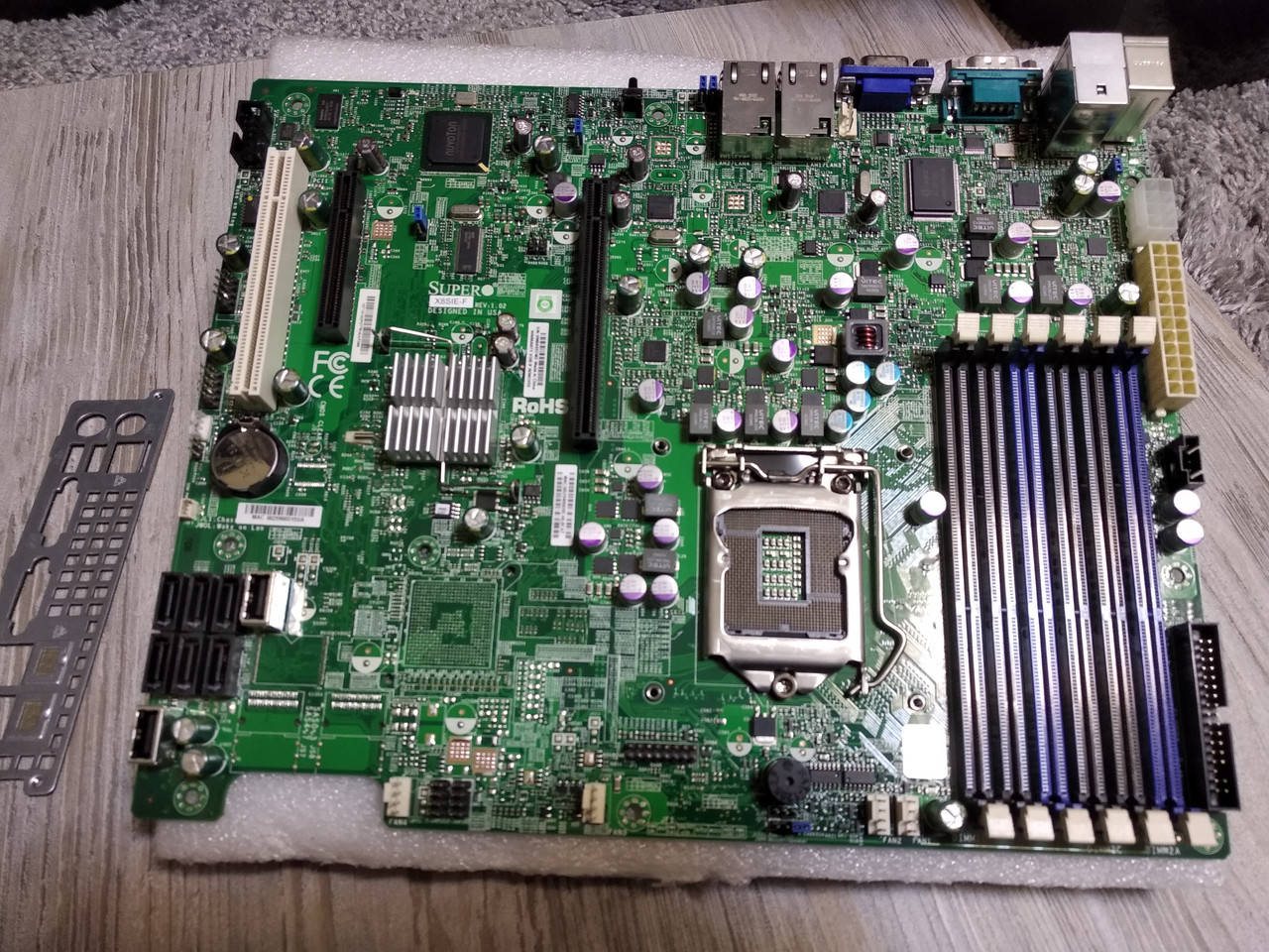 

Материнская плата Supermicro X8SIE-F LGA1156 (Intel 3420 Chipset)