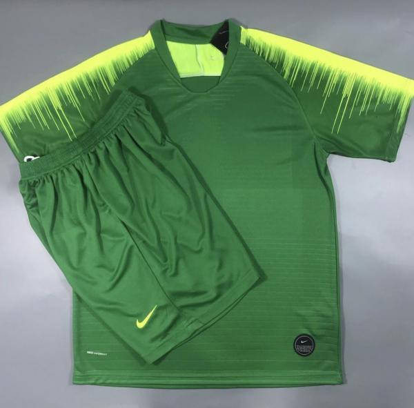 

Футбольная форма игровая Nike (Найк темно зеленая)