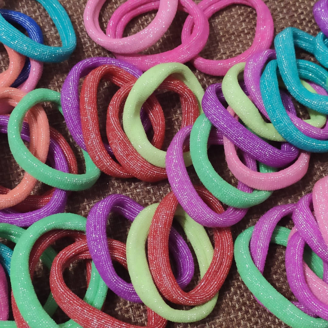 

Резинка для волос с люрексом. Размер - 4.5 см